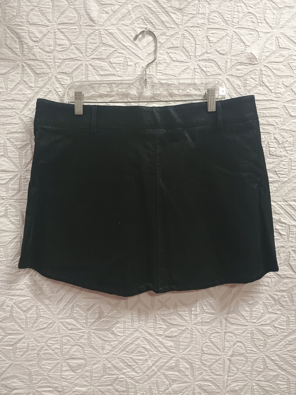 ๐ SOCIAL COLLISON Black Faux Leather Mini Skirt with Studded Cargo Pockets 1X - Picture 4 of 5